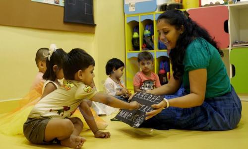 Baby Sitting DN Nagar | Humming Birds Child Care Mumbai